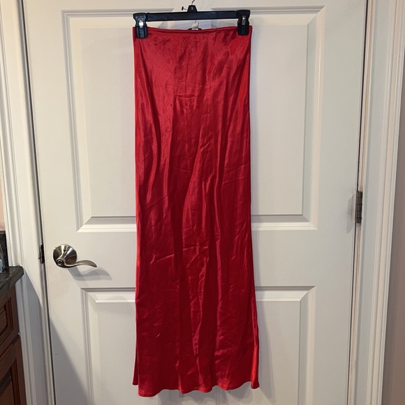 Topshop Red Bias Cut Long Satin Skirt Size 2 - Picture 5 of 8